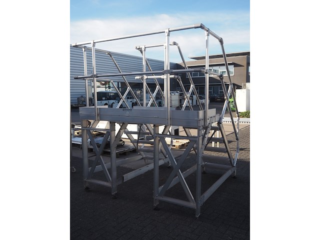 Roossien hoogwerktechniek - afbeelding 3 van  4