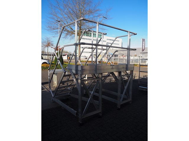 Roossien hoogwerktechniek - afbeelding 4 van  4