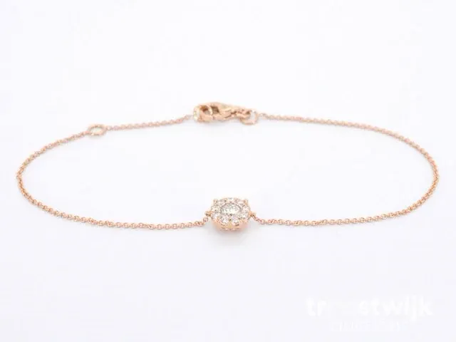 Rosegouden armband met een diamanten bedel - afbeelding 1 van  6