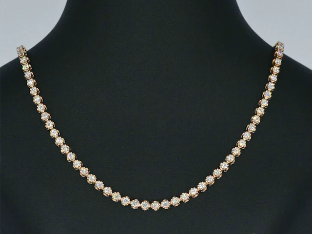 Rosegouden collier met 107 briljant geslepen diamanten - afbeelding 1 van  12
