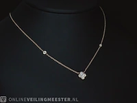 Rosegouden collier met diamanten hangers klaver vier - afbeelding 3 van  7