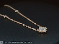 Rosegouden collier met diamanten hangers klaver vier - afbeelding 6 van  7