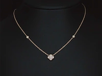 Rosegouden collier met diamanten hangers klaver vier - afbeelding 2 van  7