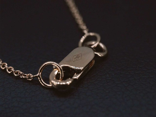 Rosegouden collier met diamanten hangers klaver vier - afbeelding 7 van  7