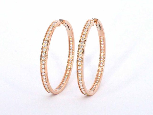 Rosegouden creolen met diamanten - afbeelding 1 van  10