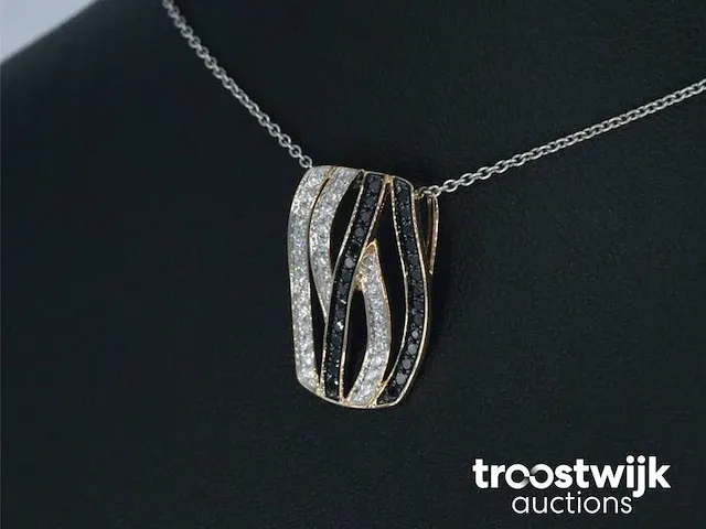 Rosegouden design hanger met witte en zwarte briljanten diamanten - afbeelding 3 van  8