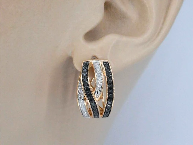 Rosegouden design oorbellen met witte en zwarte briljanten diamanten - afbeelding 5 van  12