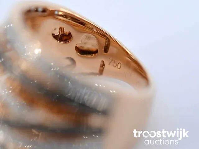 Rosegouden design ring met witte en zwarte briljanten diamanten - afbeelding 8 van  9