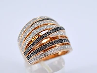 Rosegouden design ring met witte en zwarte briljanten diamanten - afbeelding 5 van  10