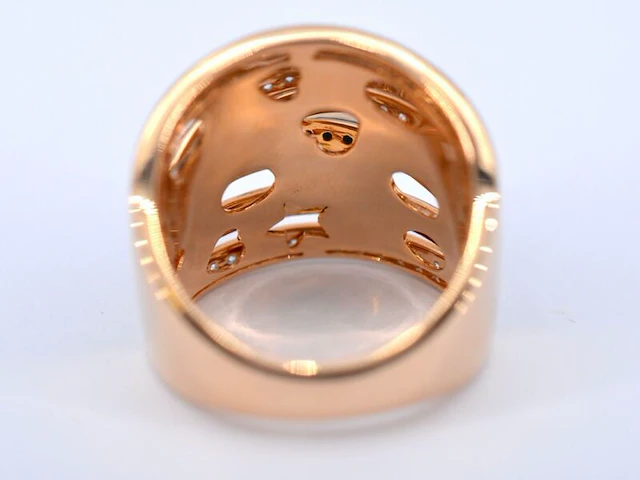 Rosegouden design ring met witte en zwarte briljanten diamanten - afbeelding 7 van  10