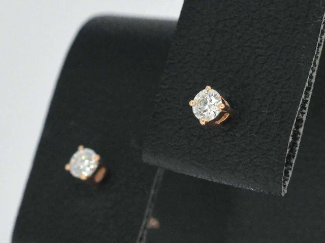 Rosegouden oorbellen diamant - afbeelding 9 van  11