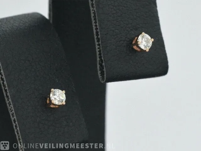 Rosegouden oorbellen met diamant - afbeelding 6 van  11
