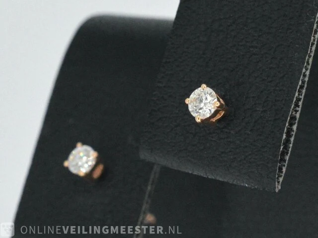 Rosegouden oorbellen met diamant - afbeelding 7 van  10