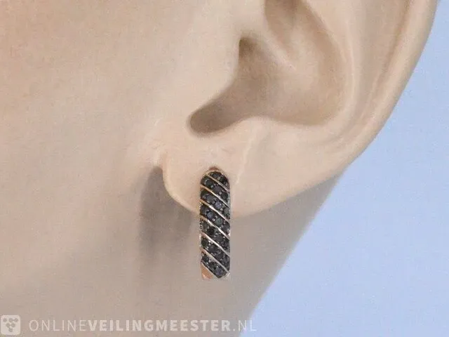 Rosegouden oorbellen met zwarte diamant - afbeelding 3 van  10