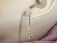 Rosegouden oorhangers met natuurlijke diamanten - afbeelding 1 van  9