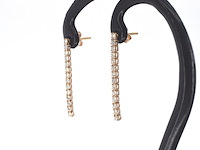 Rosegouden oorhangers met natuurlijke diamanten - afbeelding 3 van  9