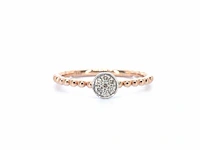 Rosegouden ring met centraal een rondje vol gezet met diamanten