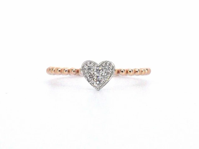 Rosegouden ring met een hartje vol gezet met diamanten - afbeelding 1 van  10