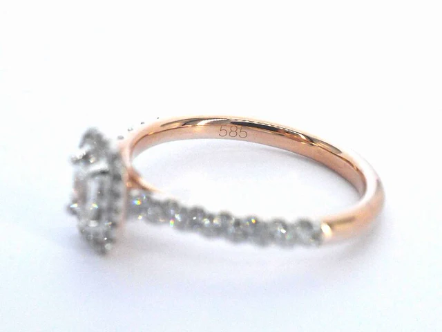 Rosegouden ring met natuurlijke baguette en briljant geslepen diamanten - afbeelding 7 van  10