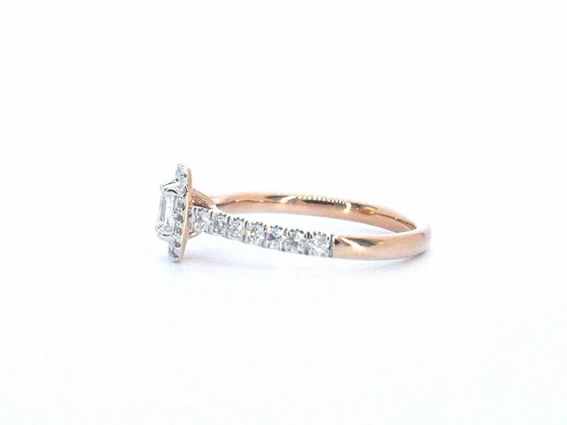 Rosegouden ring met natuurlijke baguette en briljant geslepen diamanten - afbeelding 8 van  10