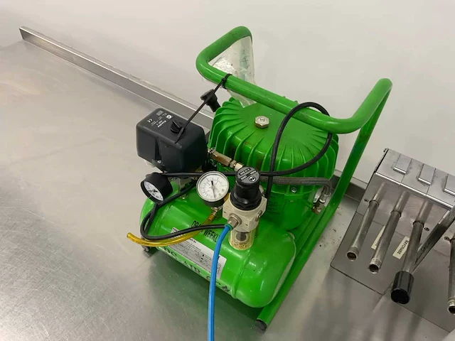 Rosval - rvs werktafel met sauspomp - afbeelding 11 van  13