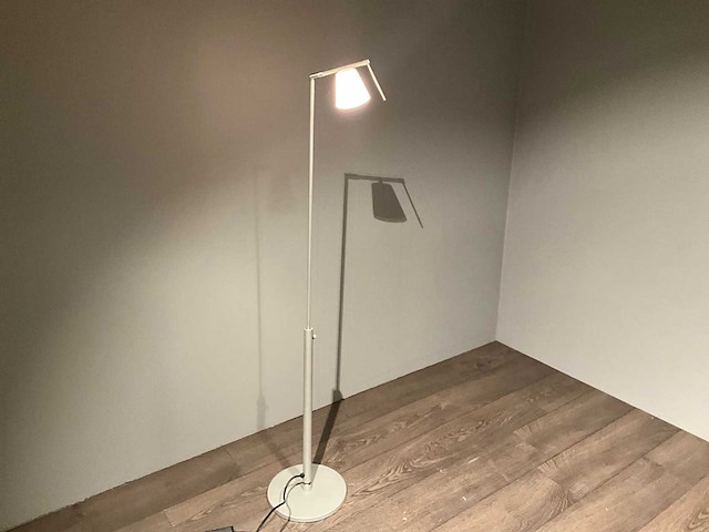 Rotalane vloerlamp - afbeelding 1 van  7