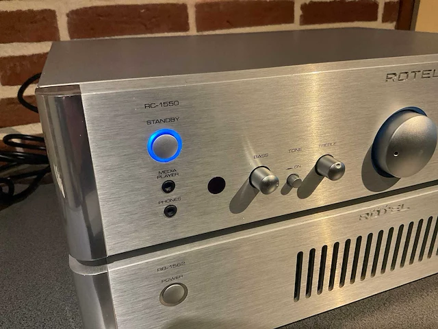 Rotel rc1550 voorversterker - afbeelding 2 van  8