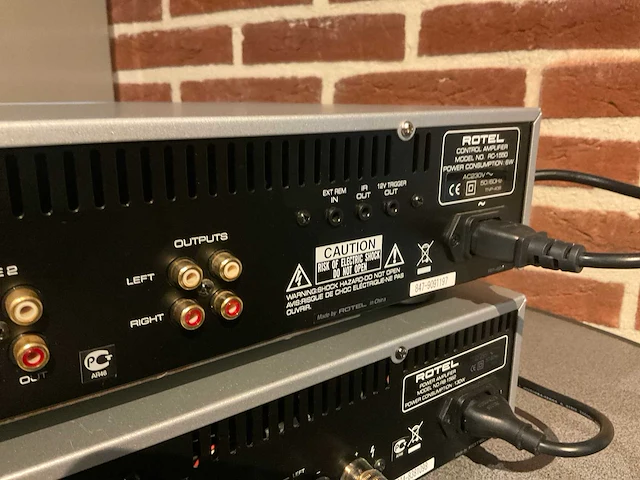 Rotel rc1550 voorversterker - afbeelding 5 van  8