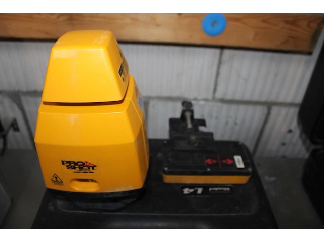 Roterend laser proshot l4 met ontvanger l7 in koffer. - afbeelding 4 van  5