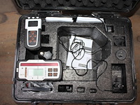 Roterende laser laserliner quadron met statief, ontvanger en afstandsbediening in flightcase. - afbeelding 1 van  4