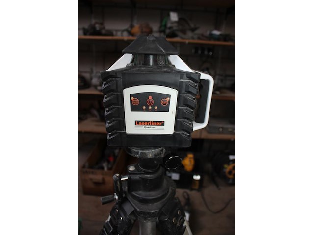 Roterende laser laserliner quadron met statief, ontvanger en afstandsbediening in flightcase. - afbeelding 2 van  4