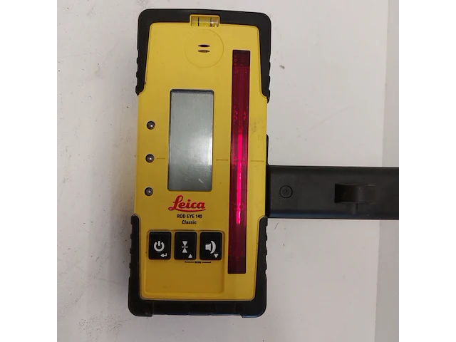 Roterende laser zelfstellend horizontaal leica, rugby 810, bouwjaar 2014 - afbeelding 8 van  10