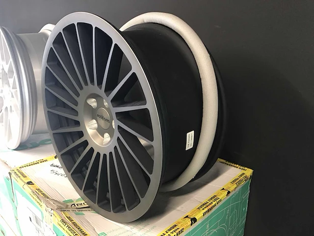 Rotiform r126 ind-t aluminium velg (4x) - afbeelding 3 van  5