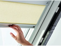 Roto origineel rolgordijn exclusiv zre geleiderail zilver daglichtrolgordijn voor dakvensters serie designo r4/r7 et classic 43/73 maat 074/140 | 07/14 kleur stof beige - afbeelding 4 van  5