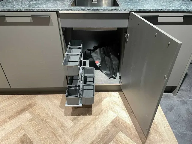 Rotpunkt - showroomkeuken - afbeelding 5 van  13