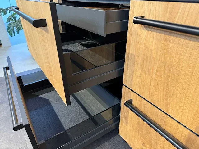 Rotpunkt - showroomkeuken - afbeelding 2 van  34