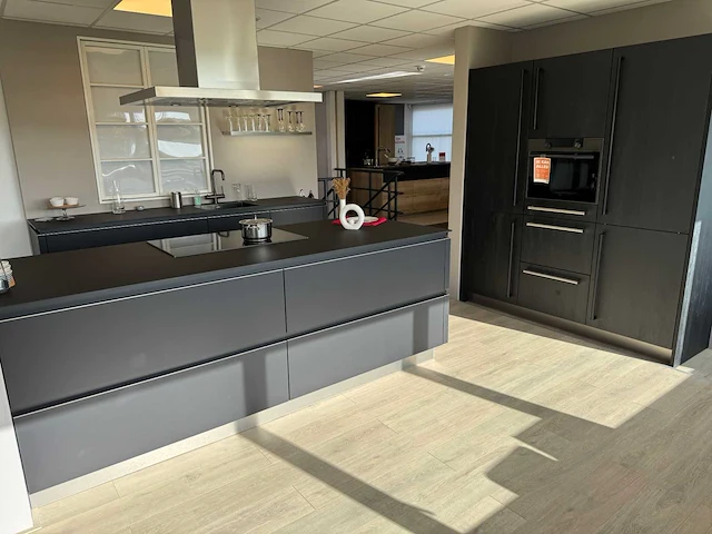 Rotpunkt - showroomkeuken - afbeelding 1 van  45