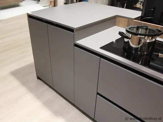 Rotpunkt eilandkeuken eettafel - afbeelding 9 van  51
