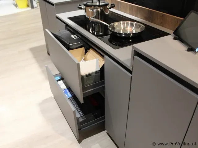 Rotpunkt eilandkeuken eettafel - afbeelding 13 van  51