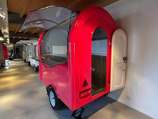 Roundtop - foodtruck - 2025 - afbeelding 4 van  28