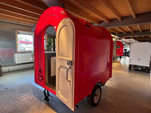 Roundtop - foodtruck - 2025 - afbeelding 5 van  28
