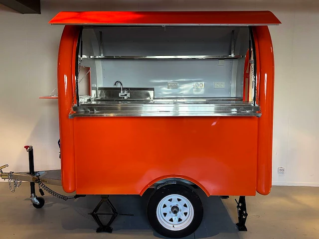 Roundtop - foodtruck - 2025 - afbeelding 1 van  23