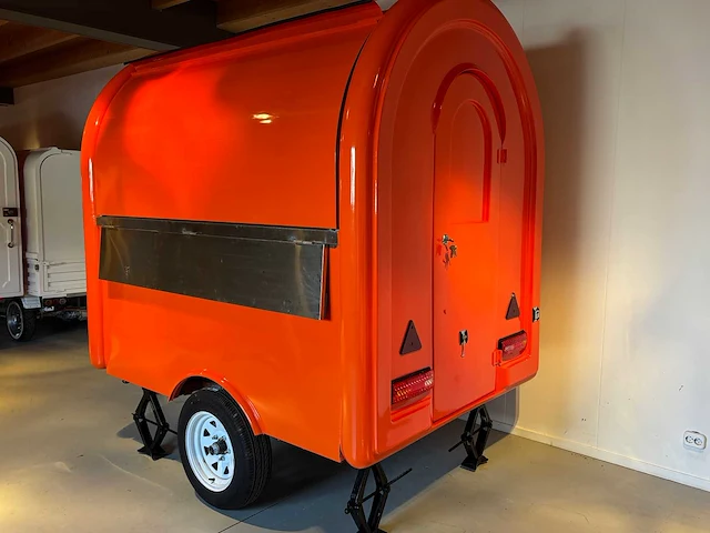 Roundtop - foodtruck - 2025 - afbeelding 8 van  23