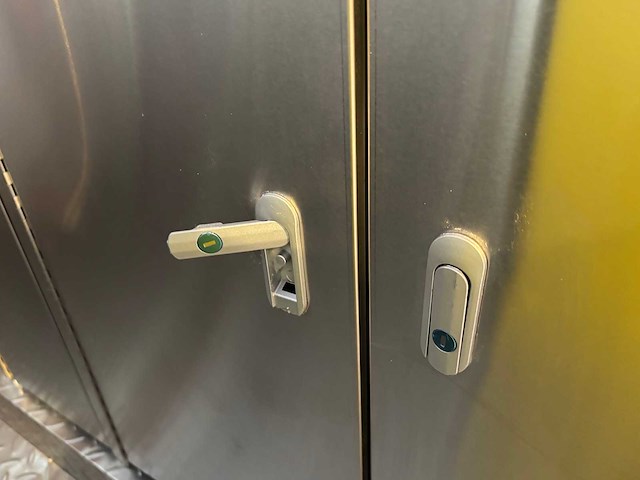 Roundtop - foodtruck - 2025 - afbeelding 17 van  22