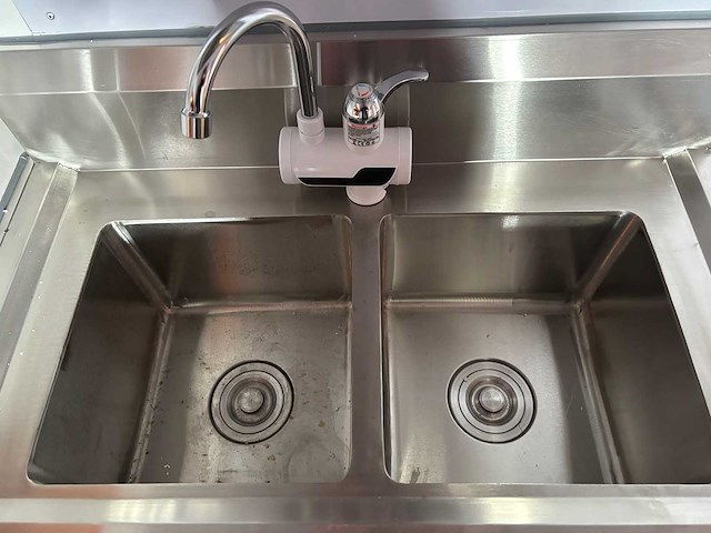 Roundtop - foodtruck - 2025 - afbeelding 19 van  22