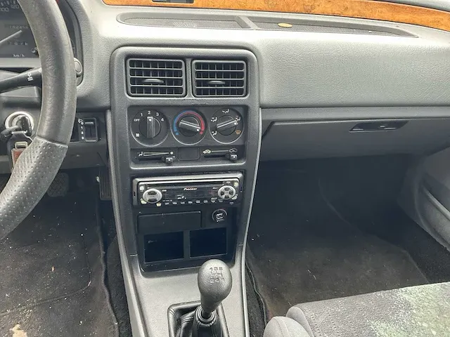 Rover 200 personenauto - afbeelding 3 van  24