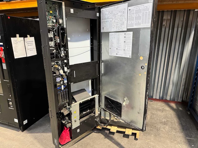 Royal vendors - 550 - frisdrankautomaat - vending machine - afbeelding 11 van  11