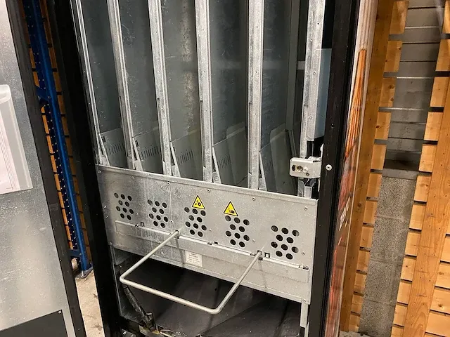 Royal vendors - 550-9 - frisdrank - vending machine - afbeelding 9 van  11