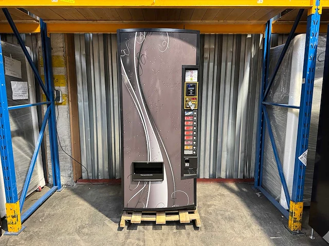 Royal vendors - 550-9 - frisdrankautomaat - vending machine - afbeelding 1 van  10
