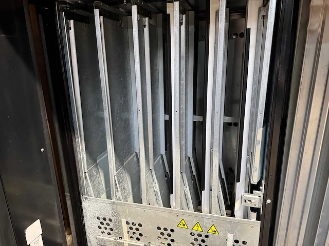 Royal vendors - 550-9 - frisdrankautomaat - vending machine - afbeelding 8 van  10